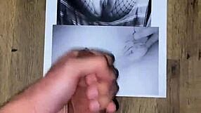 Sensual gay porn: Vrensd picture of Cumming on