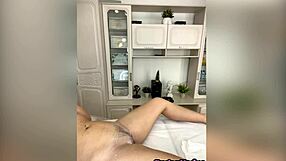 Sugarnadya’s up close look at her shaved and wet nethers in high definition video