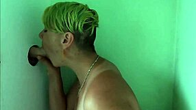 Amateur babe sucking cock homemade gloryhole video