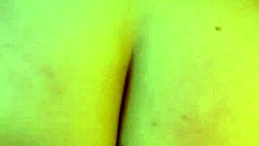 A younger man gets on with his pussy pounding of Grandma