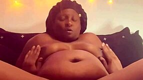 Ebony Milf slurping pussy cum in mouth