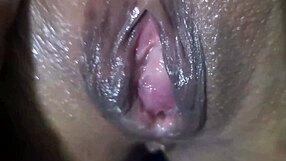 This is Asian teens' tight pussy to squirt multiple times