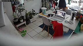 Amateur mom’s homemade chubby stepdaughter thonging video