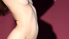 Masha Korjagina’s athletic body in their own solo video