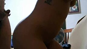 Big ass and natural tits make up retro bargain video