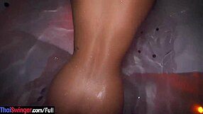 Hot Colombian couple loves extreme sex in hot tub