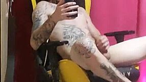 I pleasure my self in front of the camera in a webcam video