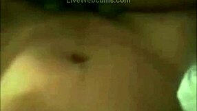 Natural Colombian amateur gets screwed while camming