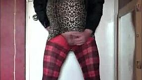 Bisexual mans amateur crossdressing hoof with cumshot