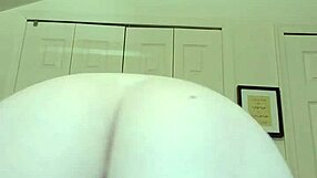 Milf mommy is teaching how to give the pleasure