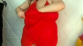 Amateur girl models in her dress and her big boobs