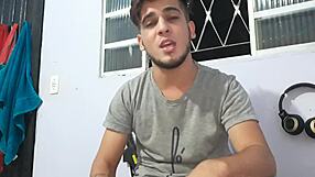 Flakael's solo gay porn video: a mix of black and white
