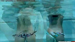 Shake that booty underwater: HD ass cam