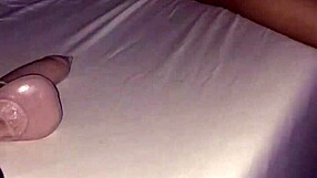 Amateur Latina Roxy in sexy shorts looking for booty middle of the night trade
