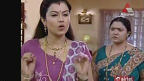 Check out Malayalam actress Chitra Shenoy in steamy solo action