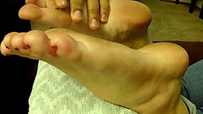 Jens’ dirty toes fetish fulfilled in homemade video