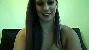 See a webcam of a hairy brunette getting fucked and jacking off.