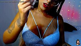 Novinha cavala and Morena cachorrona in a JOI game with a kinky twist