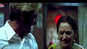 Amateur video of Indian aunty showing her ass hole
