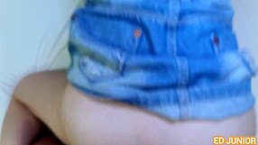 fudendo uma novinha sem camisinha com jeans apertados