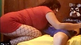 Young amateur gives a hot blowjob to my stepmom