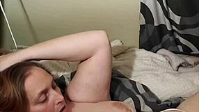 A MILF finds the perfect orgasm with the help of Coke