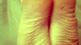 Foot fetish action with footjob and cumshot on wrinkled soles