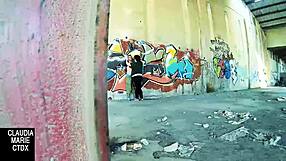 Amateur couple uses wall in the street for hot sex
