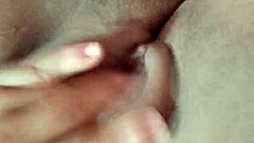 A sexy and horny newbie has an orgasm and cums on a Syrian’s pussy