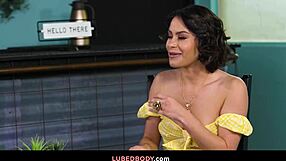 Steamy high-definition video of a hot massage encounter