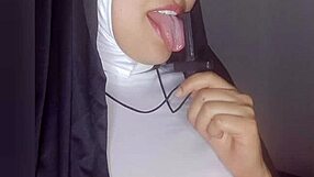 Young housewife Sor Rita's solo session with a toy