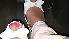 Amateur webcam action with a kinky twist