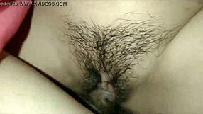 甜美越南素人妹子爱卧室狂野干炮