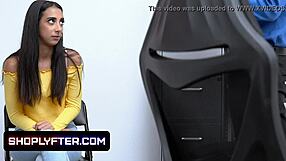 Brunette Thief Babe Kiarra Kai Bouncing Shaved Pussy Loudly