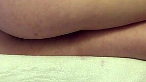 Skinny teen's tight pussy pulses in homemade close-up video