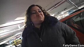A well-endowed BBW meets a young and skinny man for some fun