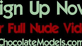 Shaking asses and legs - Nixlynka and more nude models