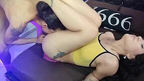 Hermanastra Fucks Hermanastro While Chatting on Phone with Boyfriend