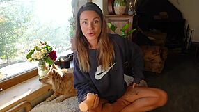 Roxy Fox’s pussy licking tutorial: Tips and tricks for an incredible orgasm
