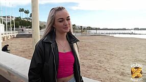 Nathalie和Luth，性感金发妹玩弄一根屌