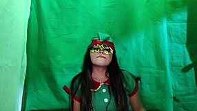 Cochina duende hembra of Christmas, waiting for a dirty man