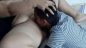 Shaved pussy lover gets a facial in homemade video