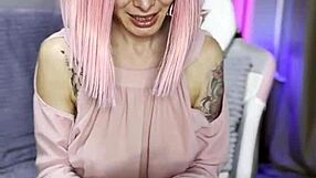 I’m testing Santa’s new gift on my pussy and hitting a hot orgasm with it