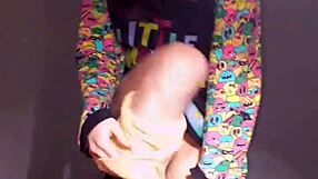 I love playing with my dildo in pajamas with Bonneyuwu