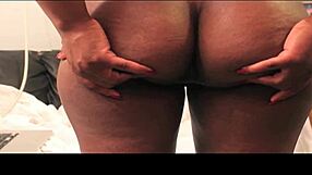 sexy ebony girls farting and spreading in wild close-ups