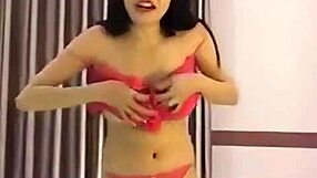 Lâm Minh Hằng Strips Bare in Full Nude Display
