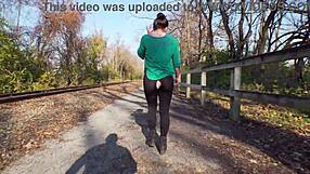 I can’t believe my leggings ripped in public like this!