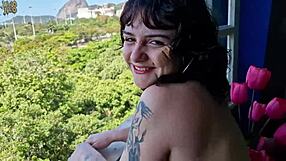 I can't believe the huge cum load she took in her mouth with that vista.