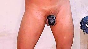 Ever seen a Pakistani shemale kinner strip naked? Her dance teases hard!
