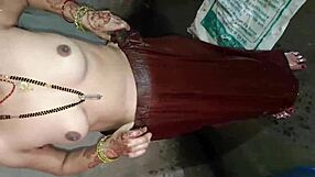 yeh bhabhi ki raseeli choot dekh kar mera lund gila ho gaya